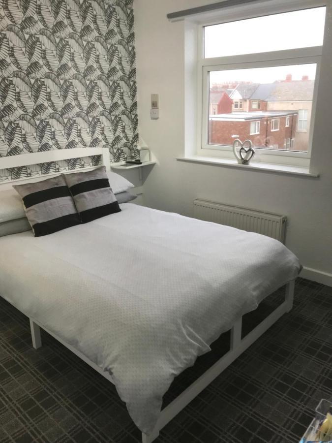Number 40 - No Multiple Room Bookings Blackpool Extérieur photo