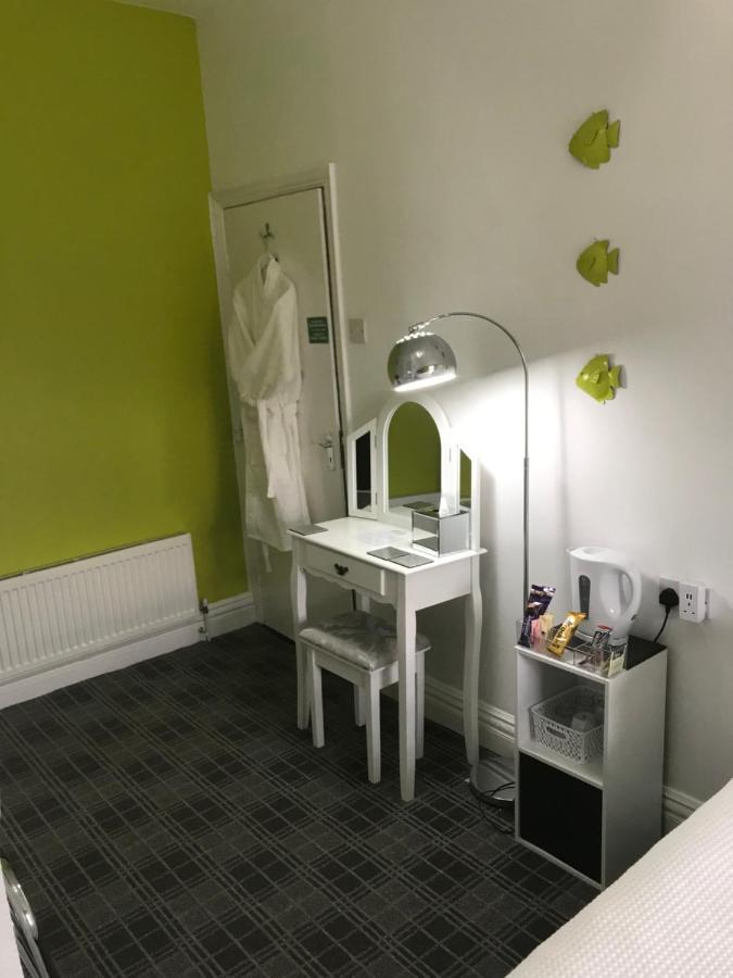 Number 40 - No Multiple Room Bookings Blackpool Extérieur photo
