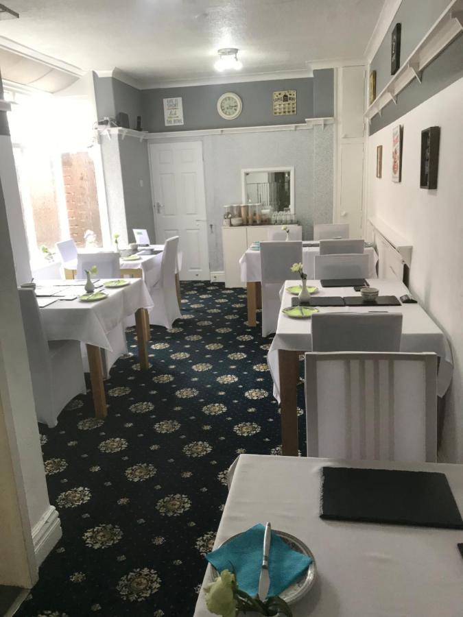 Number 40 - No Multiple Room Bookings Blackpool Extérieur photo