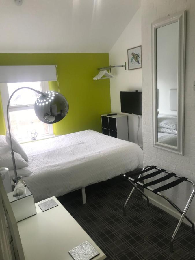 Number 40 - No Multiple Room Bookings Blackpool Extérieur photo